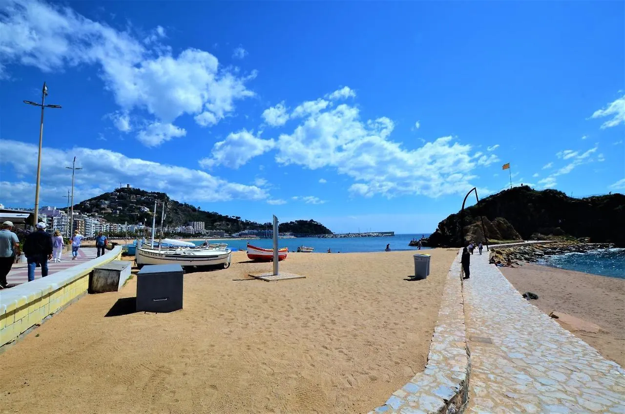 Luxury House 8 Persons Front The Beach Blanes Costa Brava 0*,  Espanha